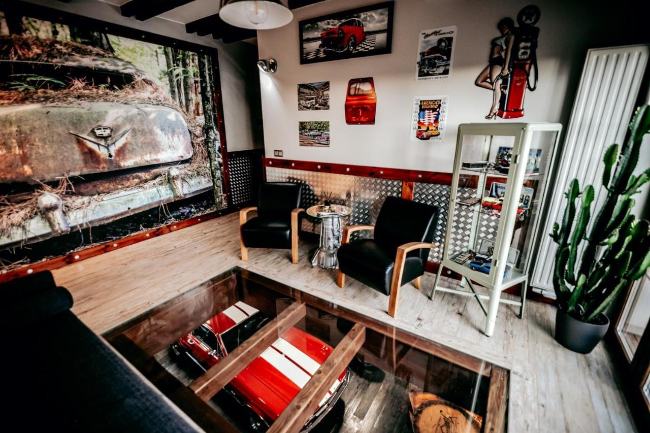 Jantarvia Car Museum , Pasja I Wypoczynek Noclegi Z Klimatem Eksteriør billede