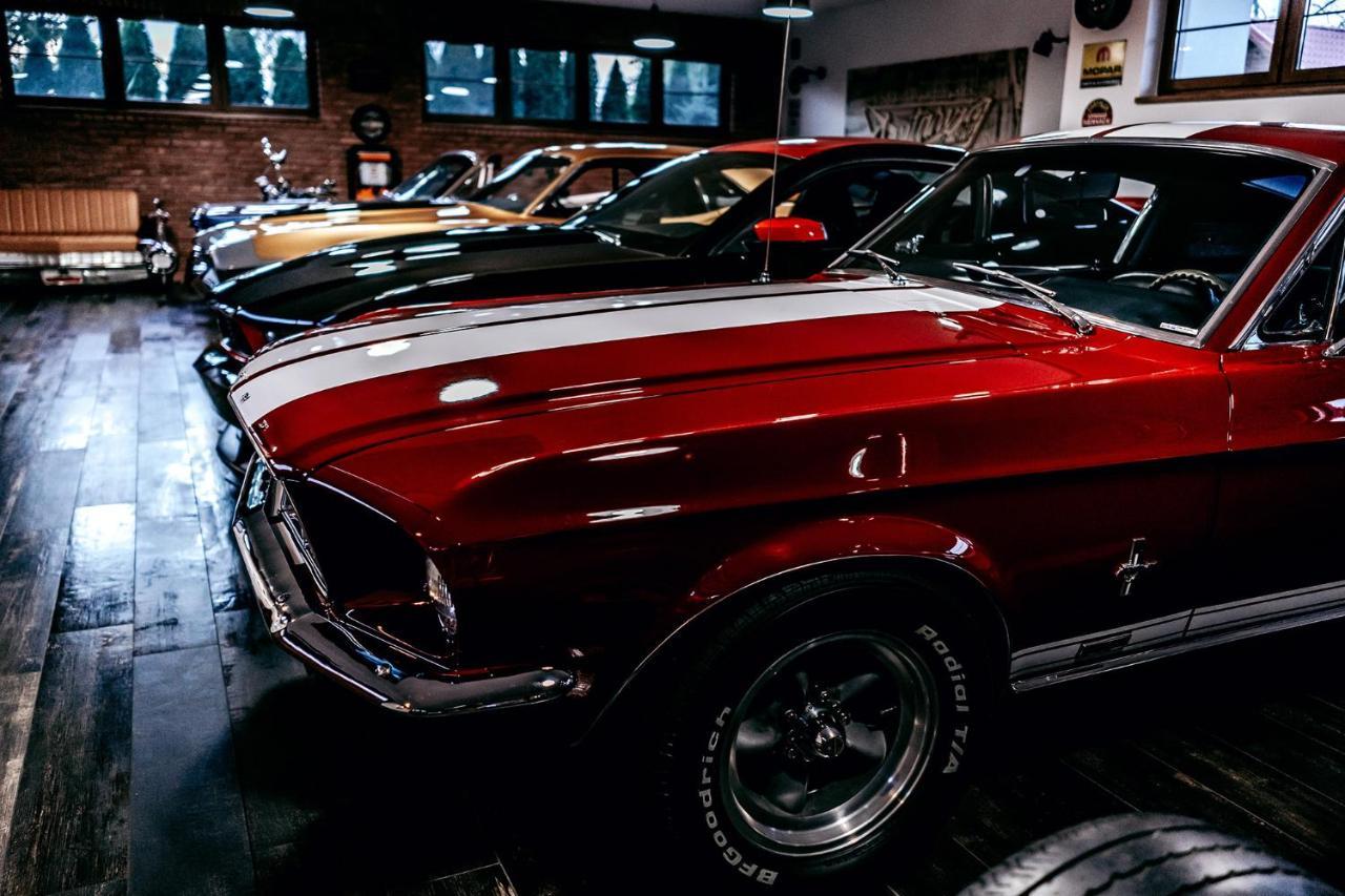 Jantarvia Car Museum , Pasja I Wypoczynek Noclegi Z Klimatem Eksteriør billede
