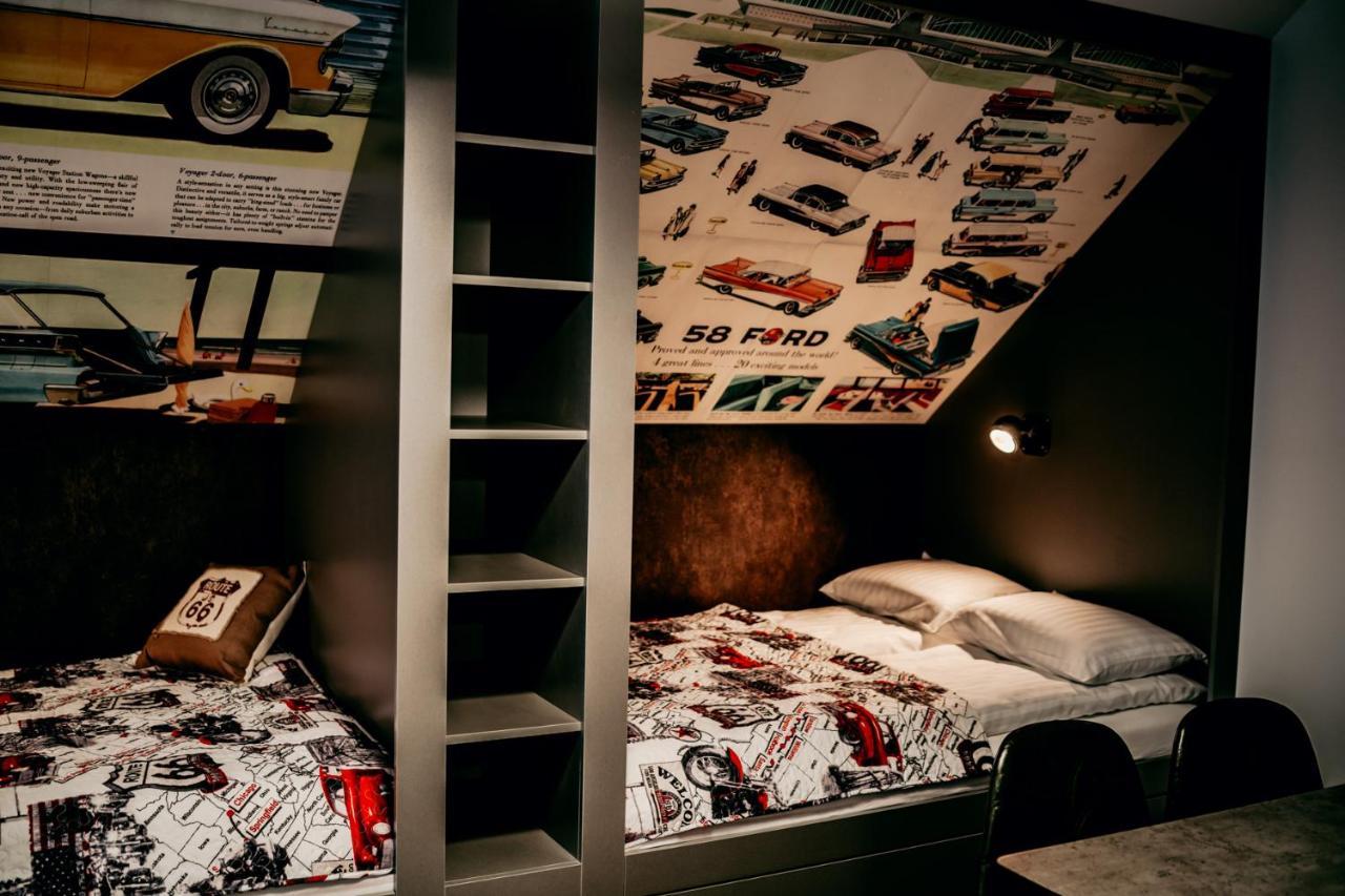 Jantarvia Car Museum , Pasja I Wypoczynek Noclegi Z Klimatem Eksteriør billede