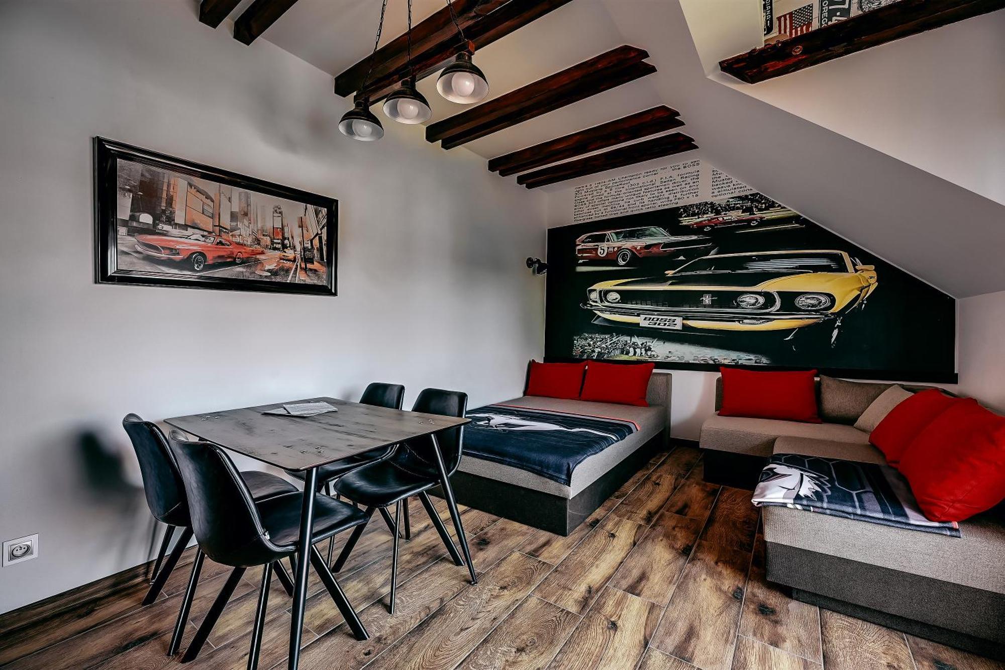 Jantarvia Car Museum , Pasja I Wypoczynek Noclegi Z Klimatem Eksteriør billede